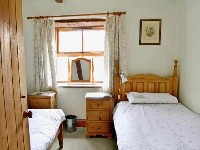 Twin bedroom | Cruck End, Crackenthorpe, Appleby