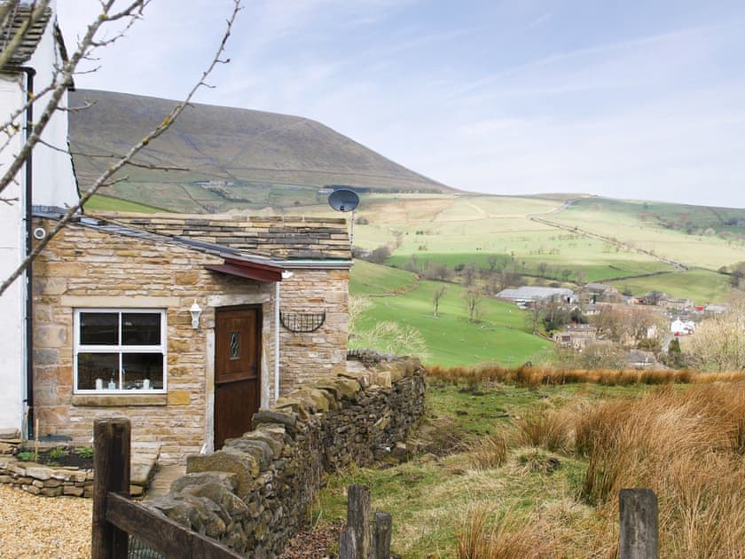 Pendle View Ref 28606 In Barley Near Clitheroe Lancashire
