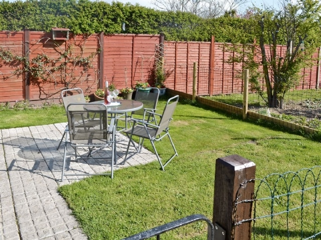 Sitting-out-area | Daisy&rsquo;s Cottage Annexe, Niton, nr. Ventnor