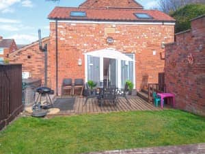 Exterior | Barn Cottage, Skegness