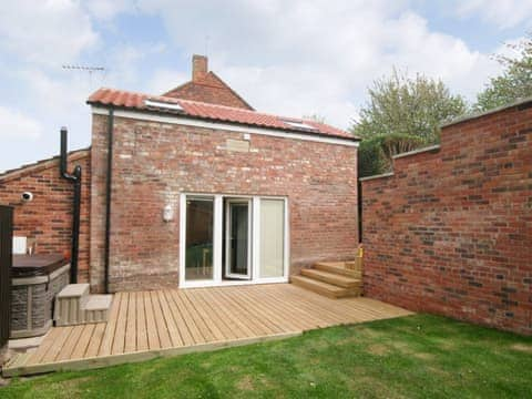 Exterior | Barn Cottage, Skegness