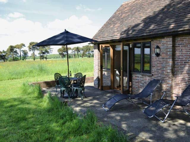 Sitting-out-area | The Cow Stall, Blackboys, nr. Uckfield