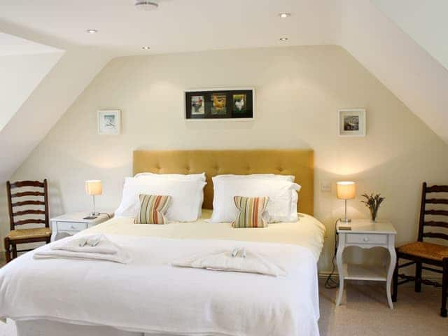 Master bedroom | The Owl House, Bishops Waltham