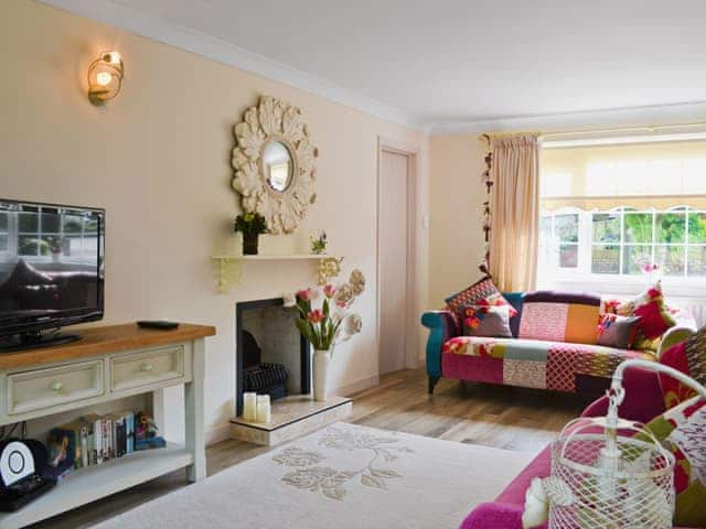 Living room | Captain&rsquo;s Cottage, Winterton-on-Sea