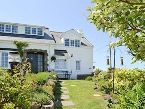 Attractive holiday home | Salem Fach, Llanfairynghornwy