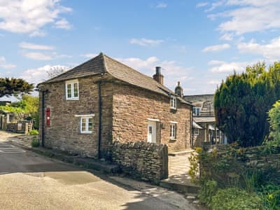 Exterior | Pillar Box Cottage, Trenale, Tintagel