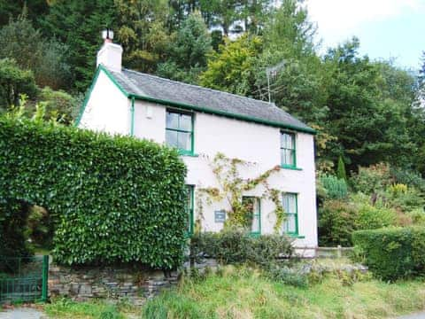 Thwaite Hill Cottage, Seldom Seen near Thornthwaite