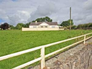 Ty Canol, Brynteg, Anglesey