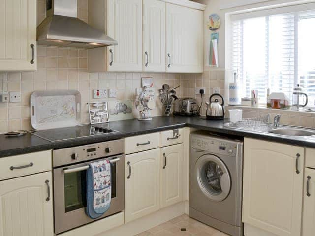 Well equipped kitchen | Tee View - Tee View and Sea Shore, Seahouses