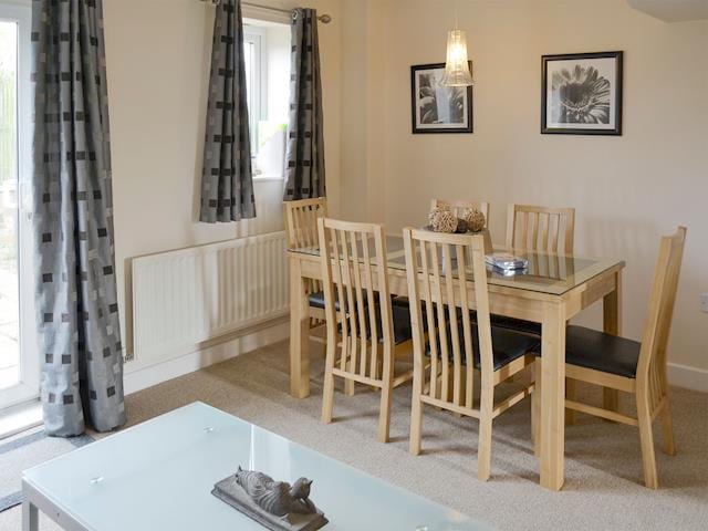 Convenient dining area | Sea Shore - Tee View and Sea Shore, Seahouses