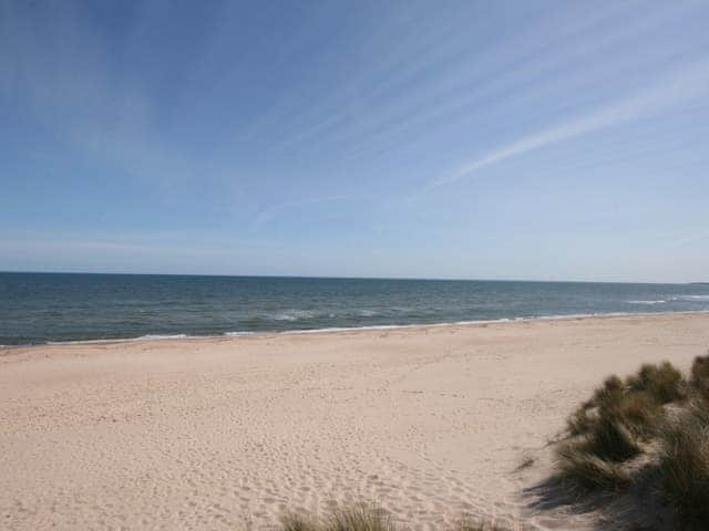 Stunning beaches only 200 yards away | Sandsedge Cottage, Druridge Bay