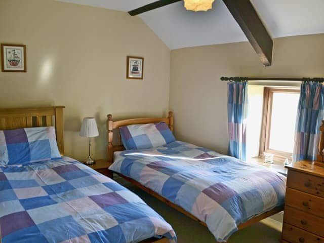 Cosy twin bedroom | Sandsedge Cottage, Druridge Bay