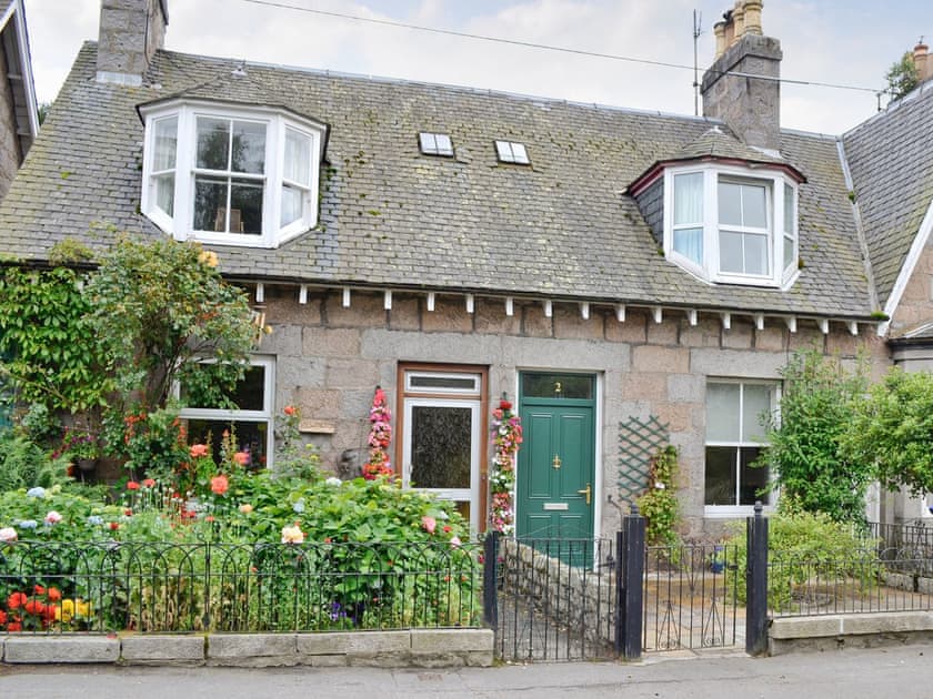 Viewington Cottage In Ballater Aberdeenshire Book Online