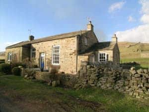 Delightful farmhouse cottge in inspirational rural setting | Arngill, Muker