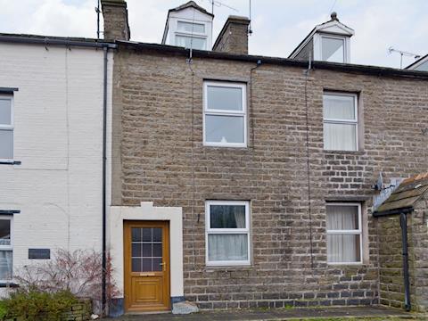 Traditional terraced cottage | Cattlemarket Cottage, Hawes