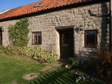 Whitehall Farm Cottages - Badger&rsquo;s Barn, Staintondale near Scarborough
