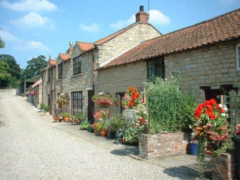 Sands Farm Cottages - Poppy Cottage, Wilton near Pickering