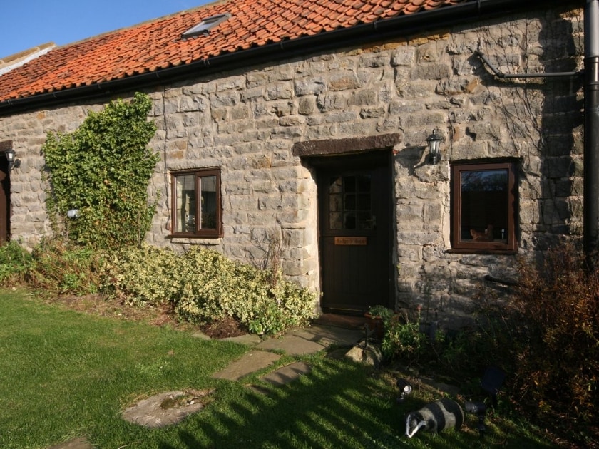 Whitehall Farm Cottages - Badger&rsquo;s Barn, Staintondale near Scarborough