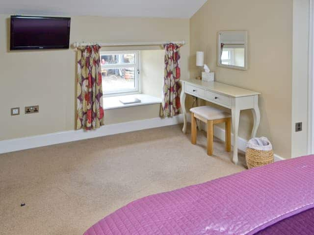 Large dressing area in master bedroom | Oak Cottage - Ash and Oak Cottages, near Rothbury