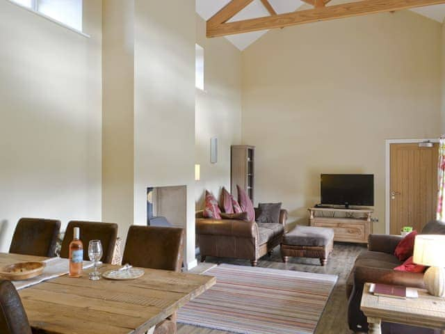 Impressively high ceilings with exposed wooden braces | Ash Cottage - Ash and Oak Cottages, near Rothbury