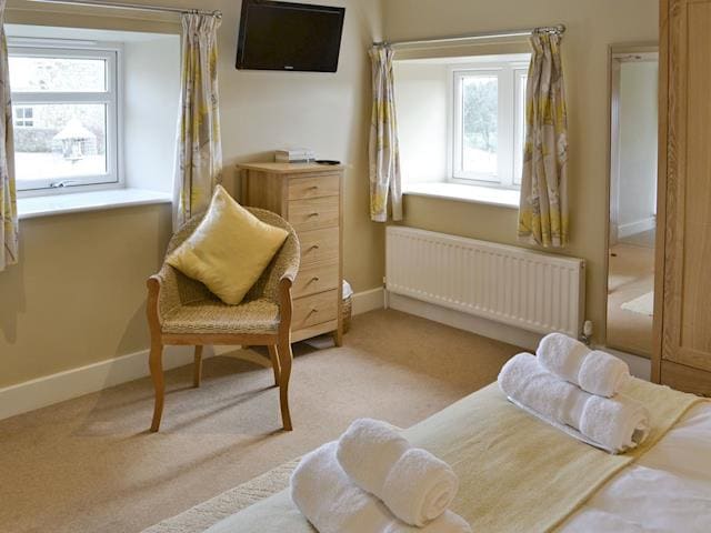 Dressing area in double bedroom | Ash Cottage - Ash and Oak Cottages, near Rothbury