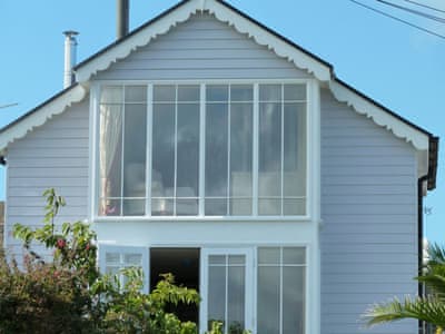 Cottage Holiday Rentals with coastal walks nearby in Cardigan Bay and Snowdonia - Click to display full property details and to book online - close window to return.