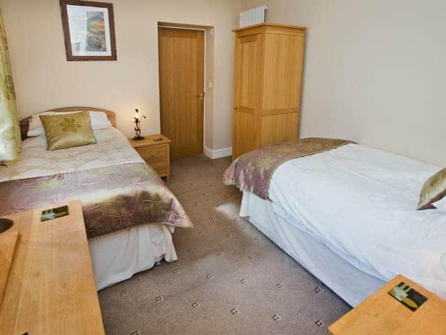 Good-sized twin bedroom | Tommy&rsquo;s Cottage, Keswick