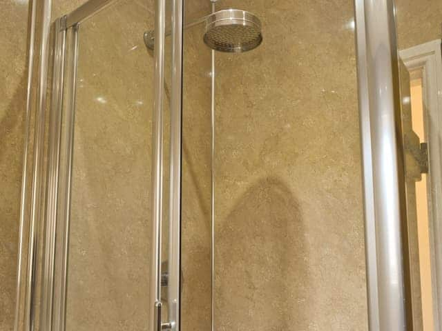 Separate shower cubicle in en-suite | Falcon Crag, Keswick