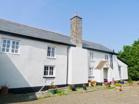 Beautiful detached 17th century Devon longhouse | Lynches, Parkham, near Bideford