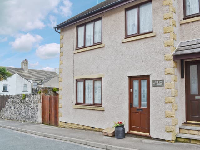 Exterior | Combe Cairn, Millom