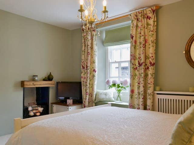 Serene bedroom with kingsize bed | Betsy Cottage, Windermere