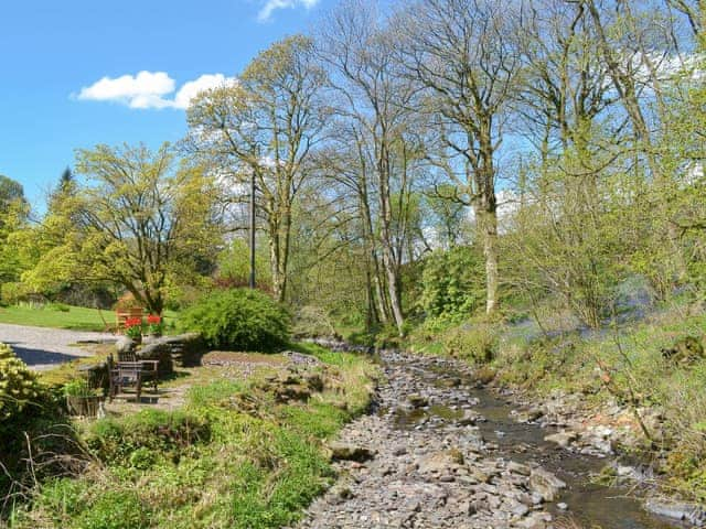 Shared gardens next to the banks of Bannisdale Beck | Low Jock Scar Country Estate, Kendal