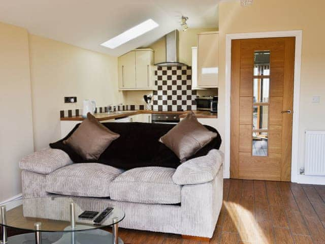 Open plan living/dining room/kitchen | Ashington Holiday Cottage - Oak Cottage, Skegness