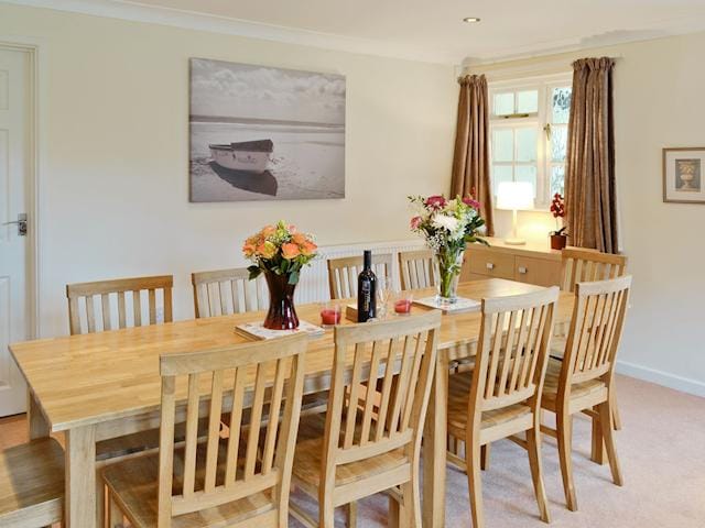 Large family dining area | Riverside Cottage - Rosecraddoc Manor, Liskeard