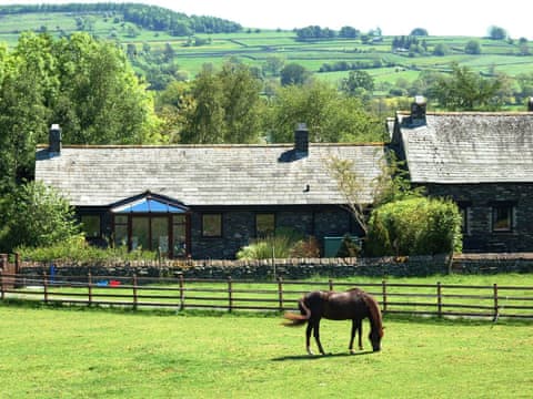 Exterior | Mews Cottage, Bampton