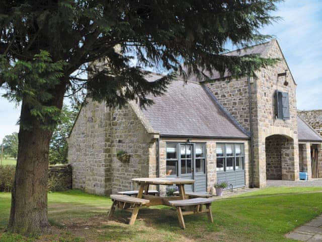 Exterior | Bitchfield Tower Cottages - The Gatehouse, Belsay