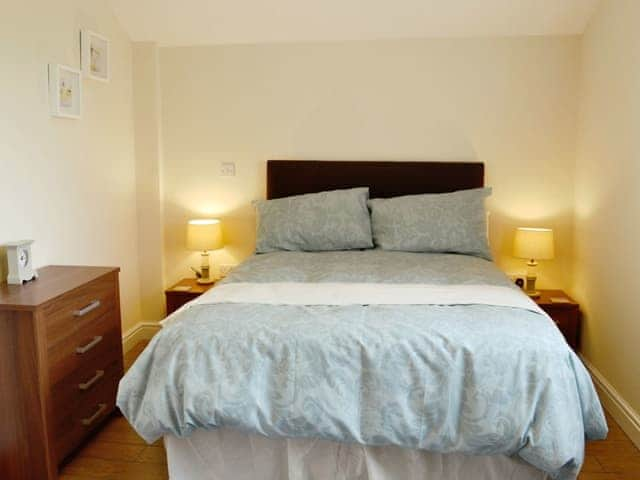 Bedroom | Ashington Holiday Cottage - Oak Cottage, Skegness