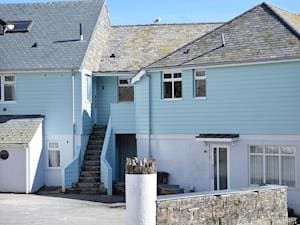 Spacious modern apartment a short distance from the town centre and the waterfront | Churchill House 4, Salcombe