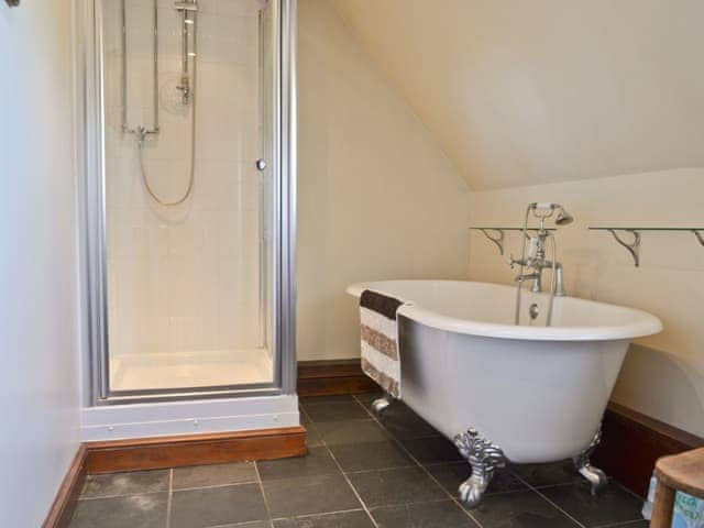 Bathroom | Maytree Cottage, Dumpling Green, nr. Dereham