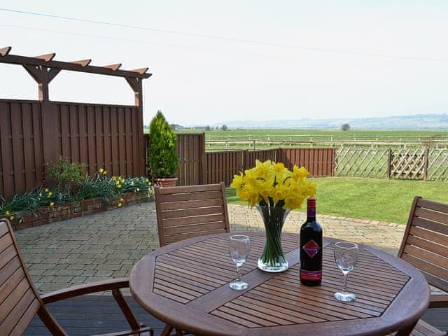 Sitting-out-area | Eaton Barn - Owl Barn, Burmarsh, Romney Marsh