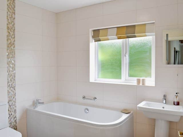 Bathroom | Carr House, Cayton, Scarborough