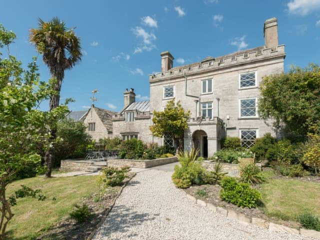 Newton Manor House, sleeps 16 in Swanage.