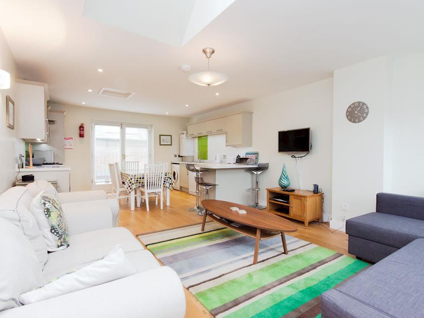 Well presented open plan living/ diing room/ kitchen | Tappers Quay 2, Salcombe