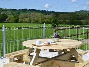 Sitting-out-area | Cob Cottage, Llanddewi Brefi