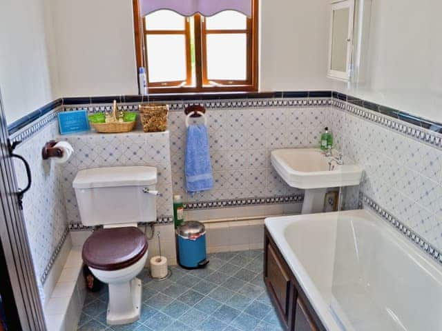 Bathroom | Lake House Cottage, Finchingfield, nr. Braintree