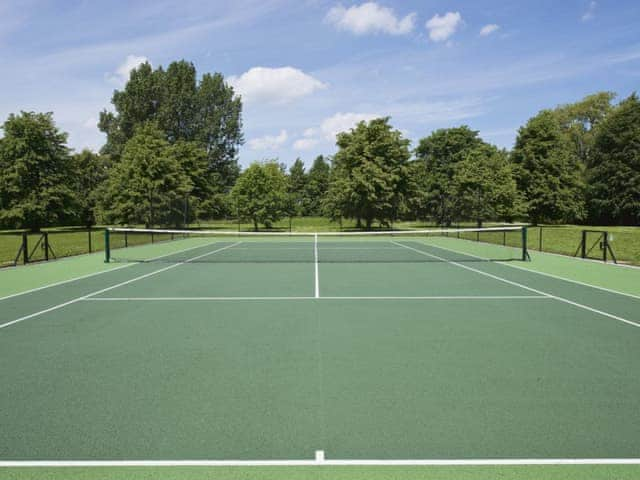 Tennis court | Curlew Barn, Sutton Bridge, Spalding