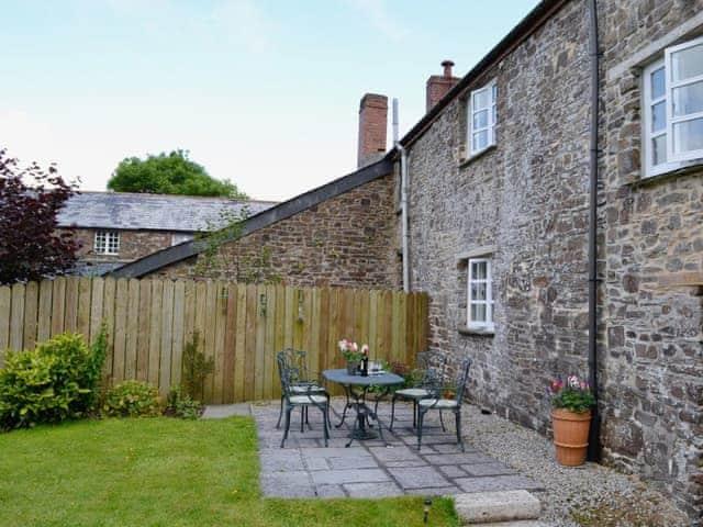 Sitting-out-area | Barton Cottage, North Petherwin, nr. Launceston