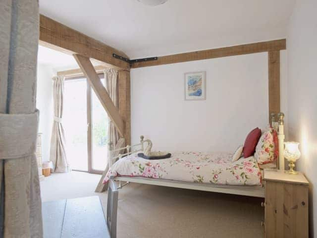 Single bedroom | Saunders Oast Barn, Guestling, nr. Hastings