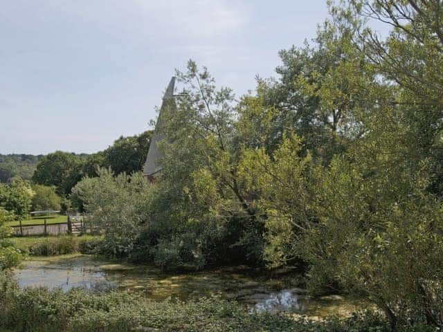 Exterior | Saunders Oast Barn, Guestling, nr. Hastings