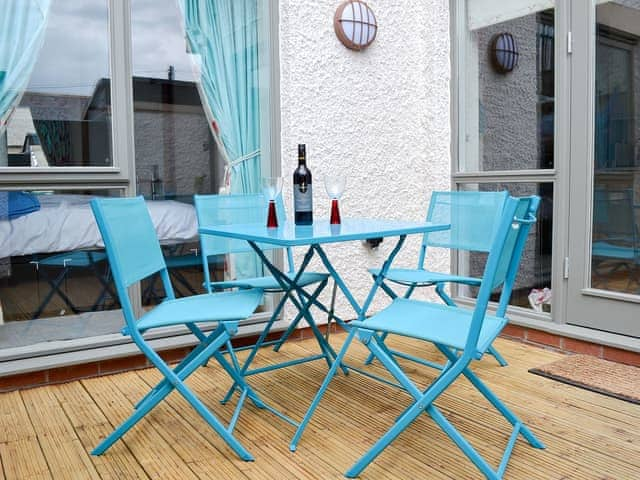 Sitting-out-area | 2 Seafield Apartment, Seahouses